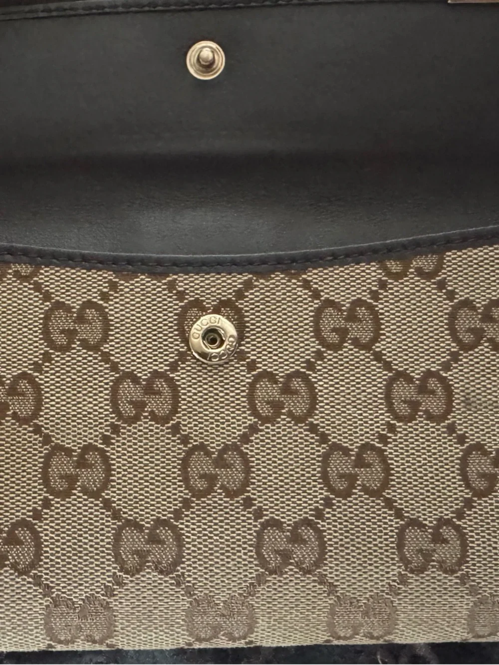 Authenticated GUCCI Brown and Beige Monogram Canvas Card Holder Hardware - Picture 7 of 16